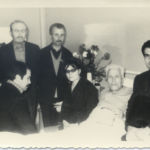 "Kıvılcımlı'nın 1970 Nisan başlarında Gureba Hastahanesinde geçirdiği ilk ameliyattan hemen sonra çekilmiş bir resim."
(Fuat Fegan'ın 24.11.1977 tarihli notundan, Kıvılcımlı Arşivi, IISH)